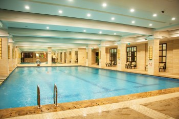 hire commercial pool service in san diego