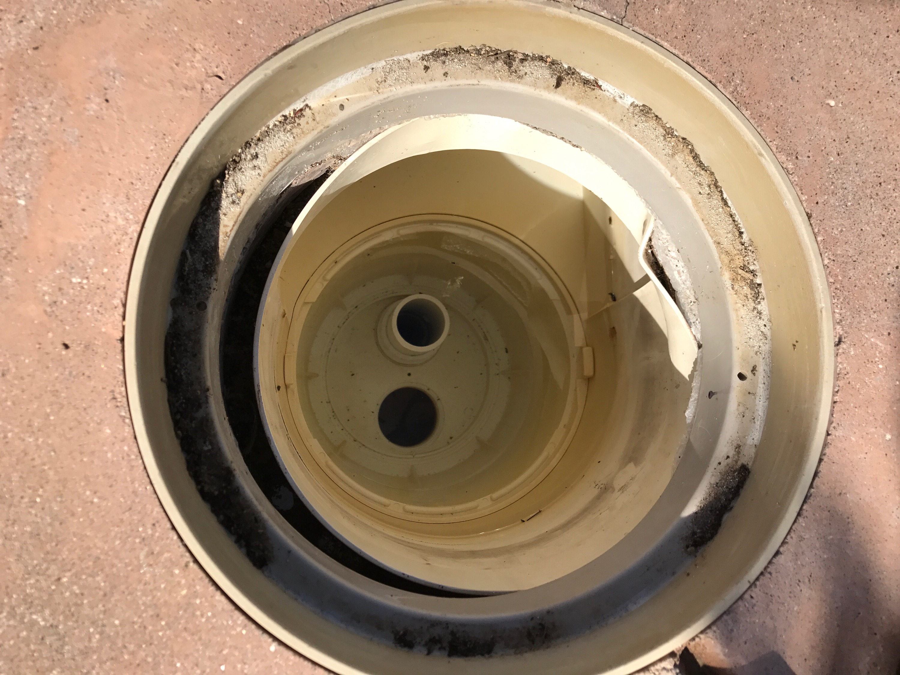 Pool skimmer repair in San Diego